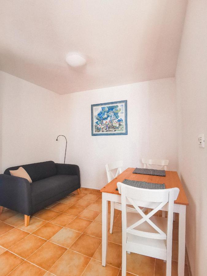 Apartment Muretto Basanija Luaran gambar