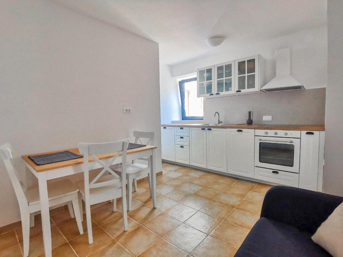 Apartment Muretto Basanija Luaran gambar