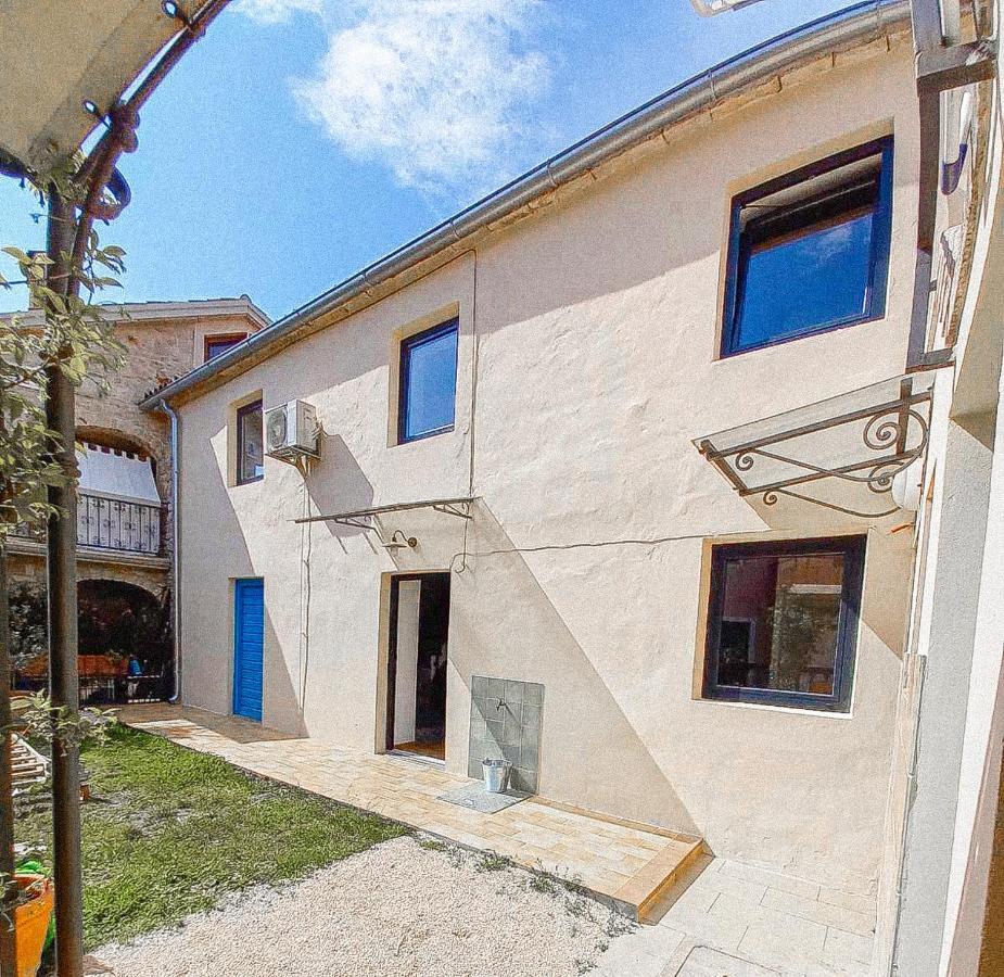 Apartment Muretto Basanija Luaran gambar